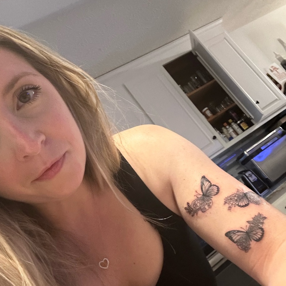 Meet your Posher, Cassandra